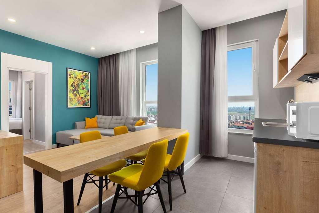 Days Inn & Suites By Wyndham Esenyurt Istanbul Rum bild