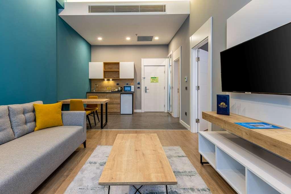 Days Inn & Suites By Wyndham Esenyurt Istanbul Rum bild