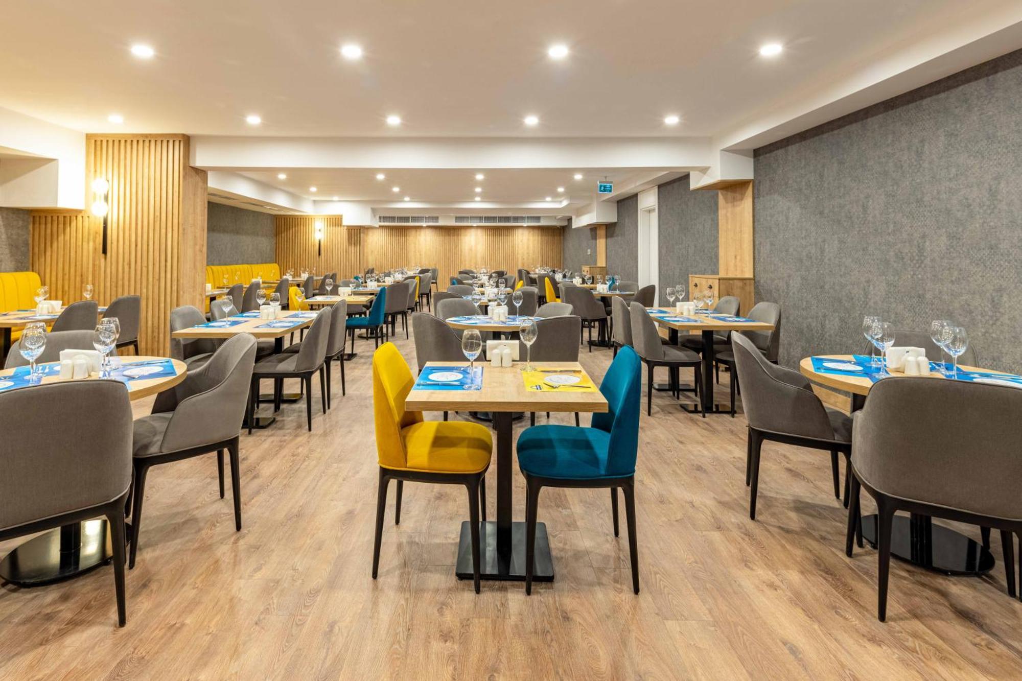 Days Inn & Suites By Wyndham Esenyurt Istanbul Exteriör bild