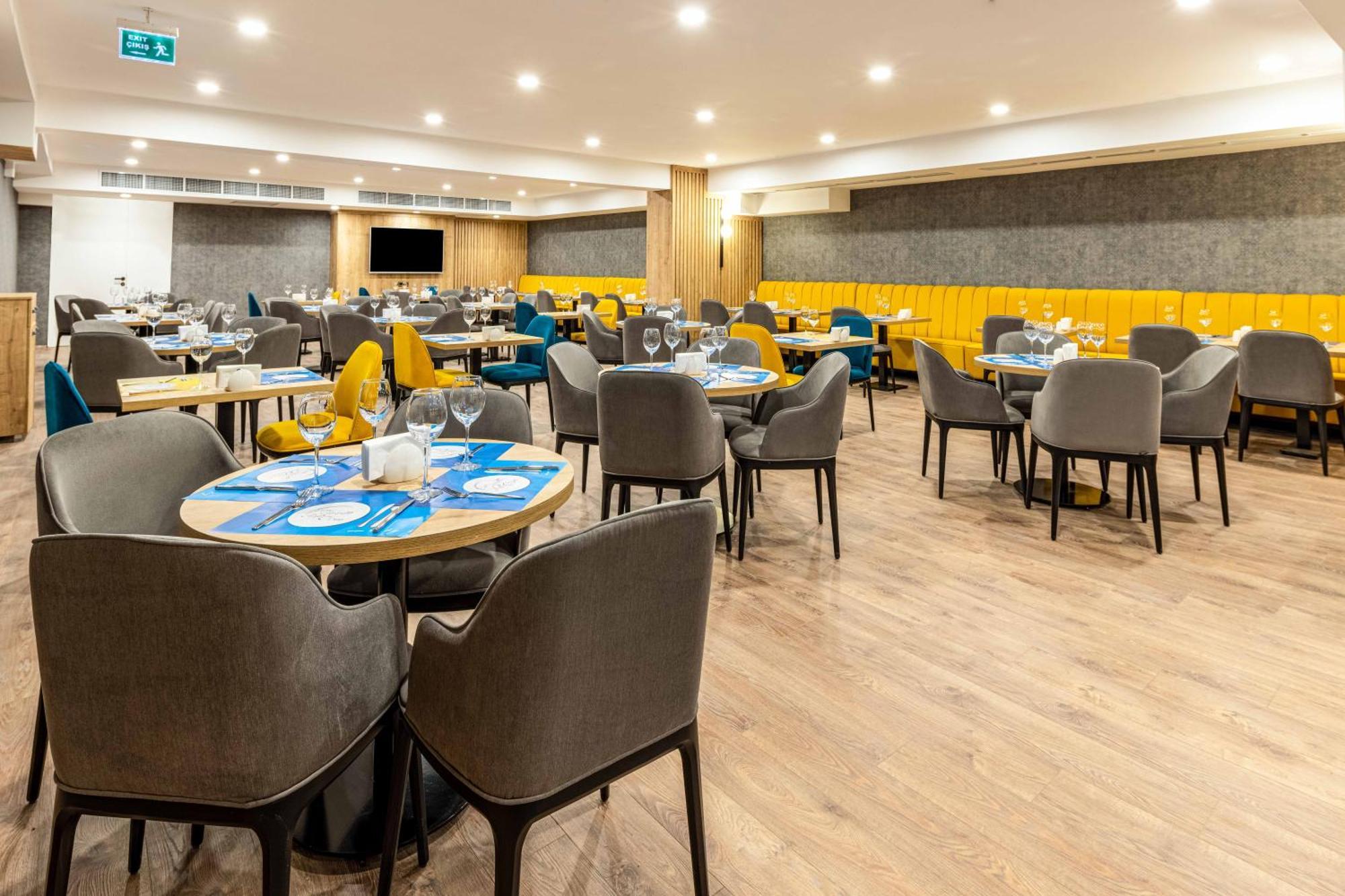 Days Inn & Suites By Wyndham Esenyurt Istanbul Exteriör bild