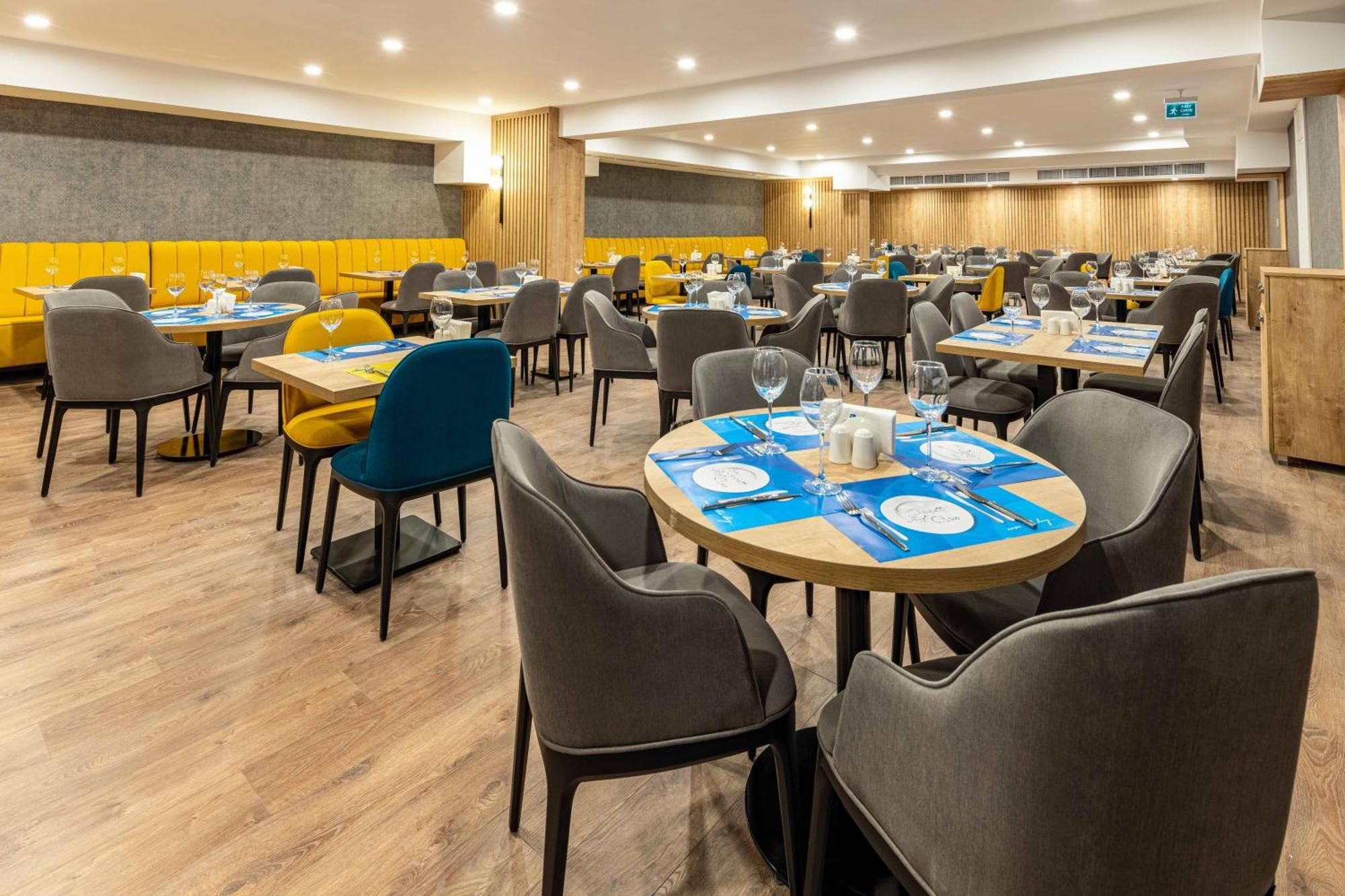 Days Inn & Suites By Wyndham Esenyurt Istanbul Exteriör bild