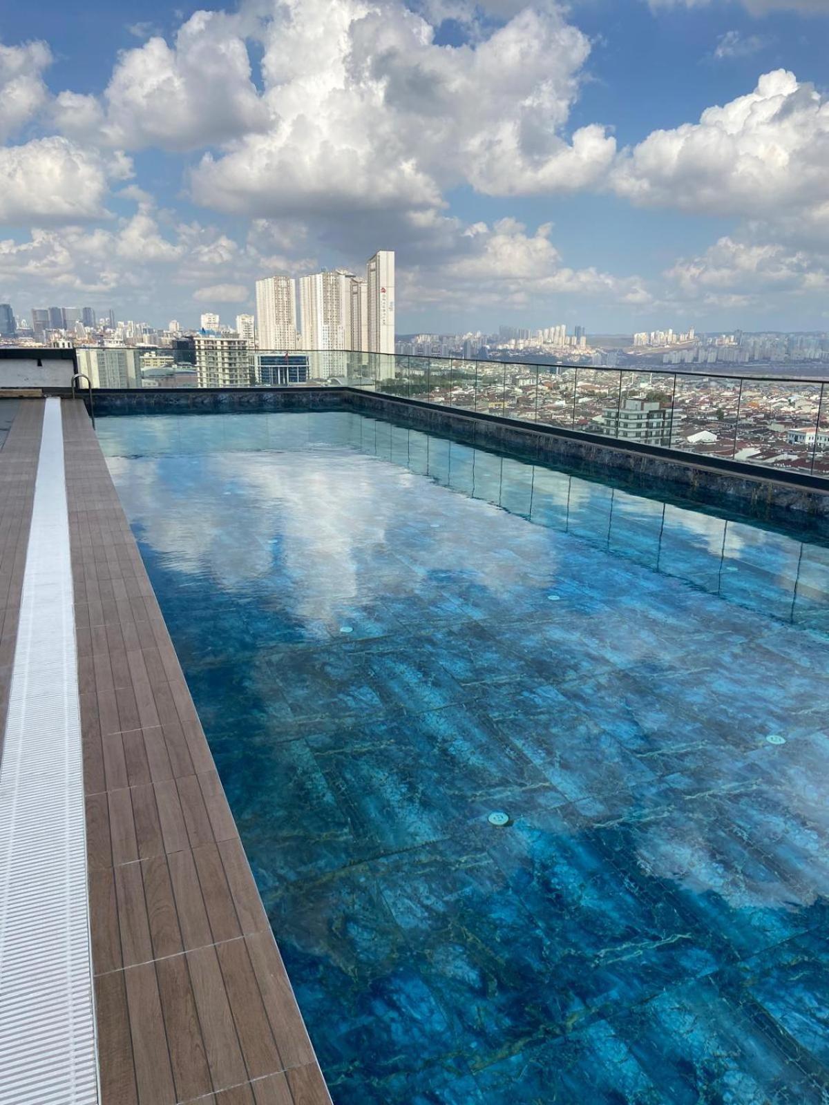 Days Inn & Suites By Wyndham Esenyurt Istanbul Exteriör bild